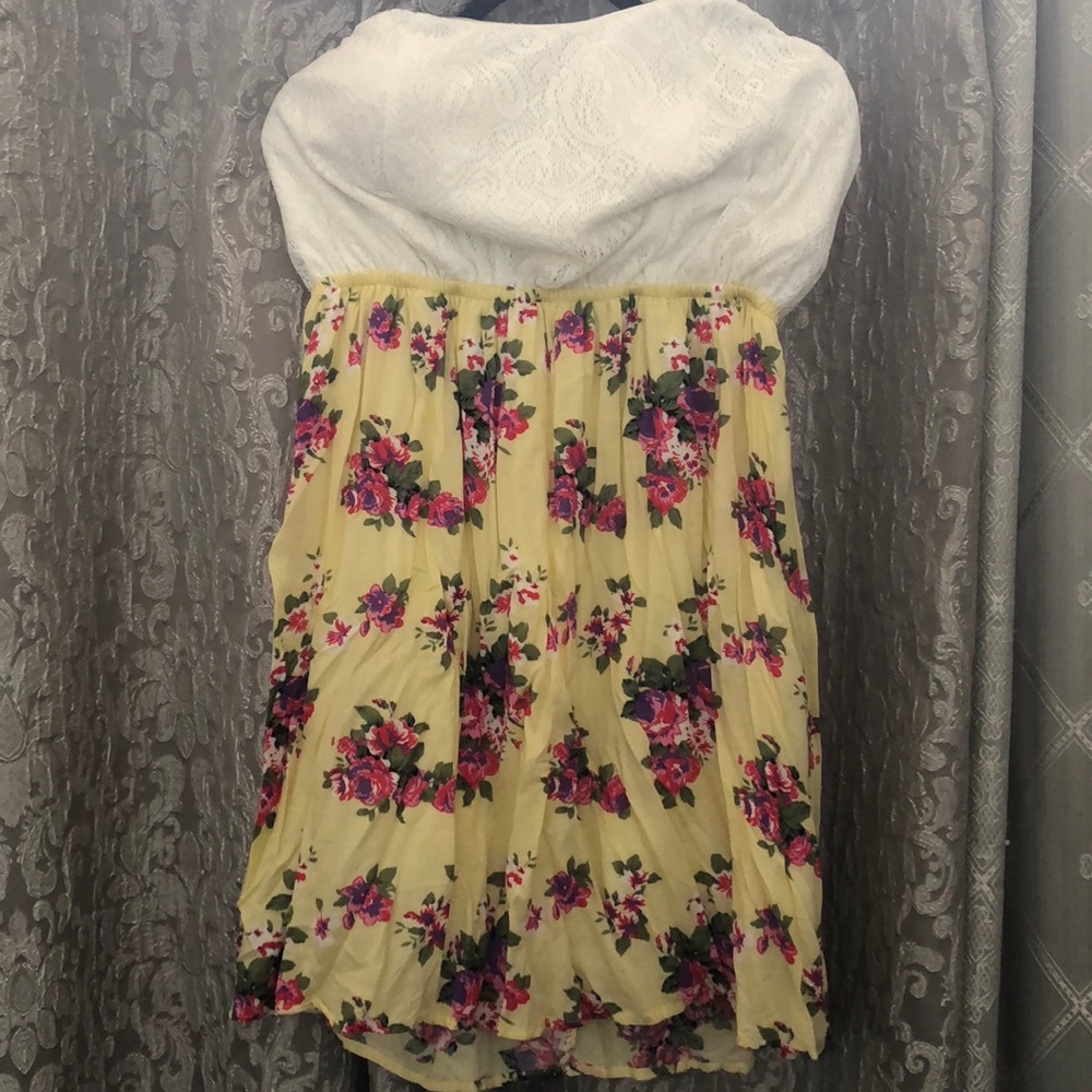 Strapless dress